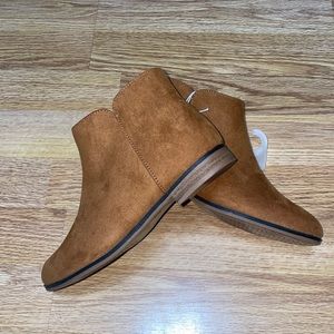 Cat and Jack Opal Booties